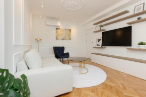 Apartment in the Centre of Warsaw by Noclegi Renters